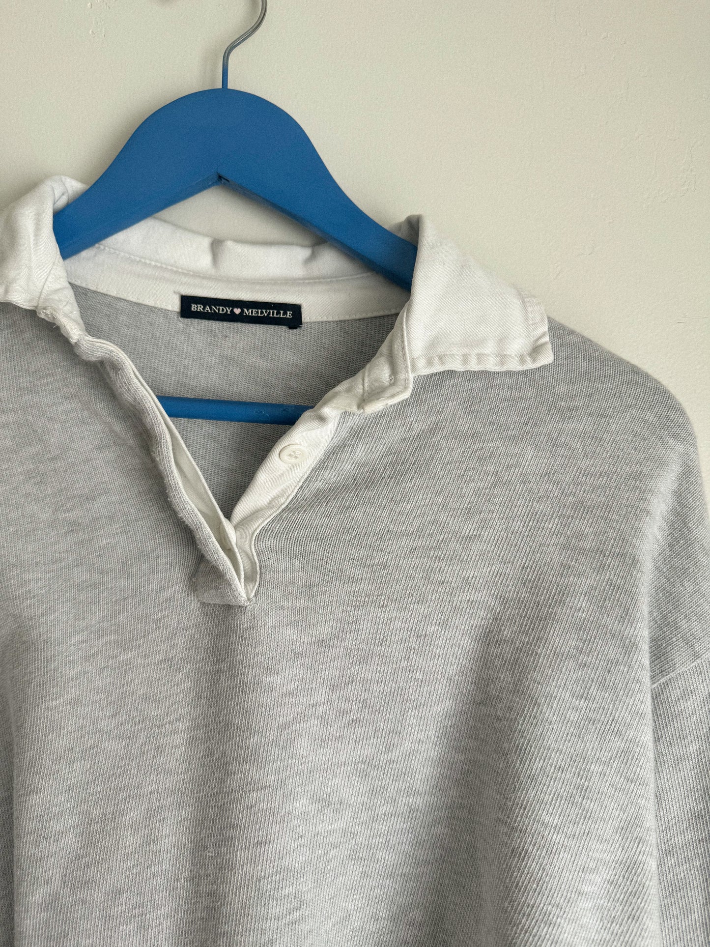 Brandy Melville Cropped Sweatshirt
