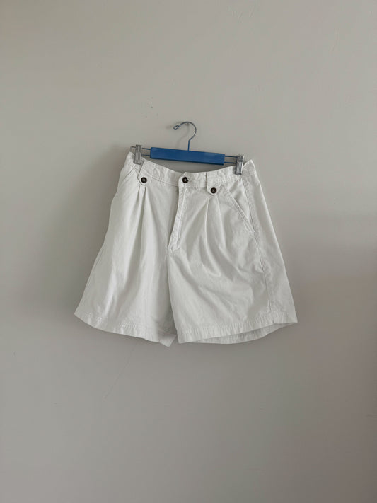 Vintage High-Waisted White Shorts (29)