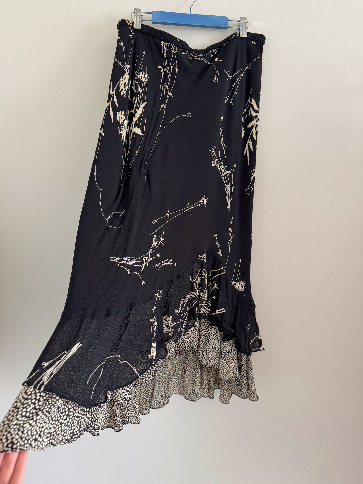 Vintage Black Patterned Maxi Skirt (31)