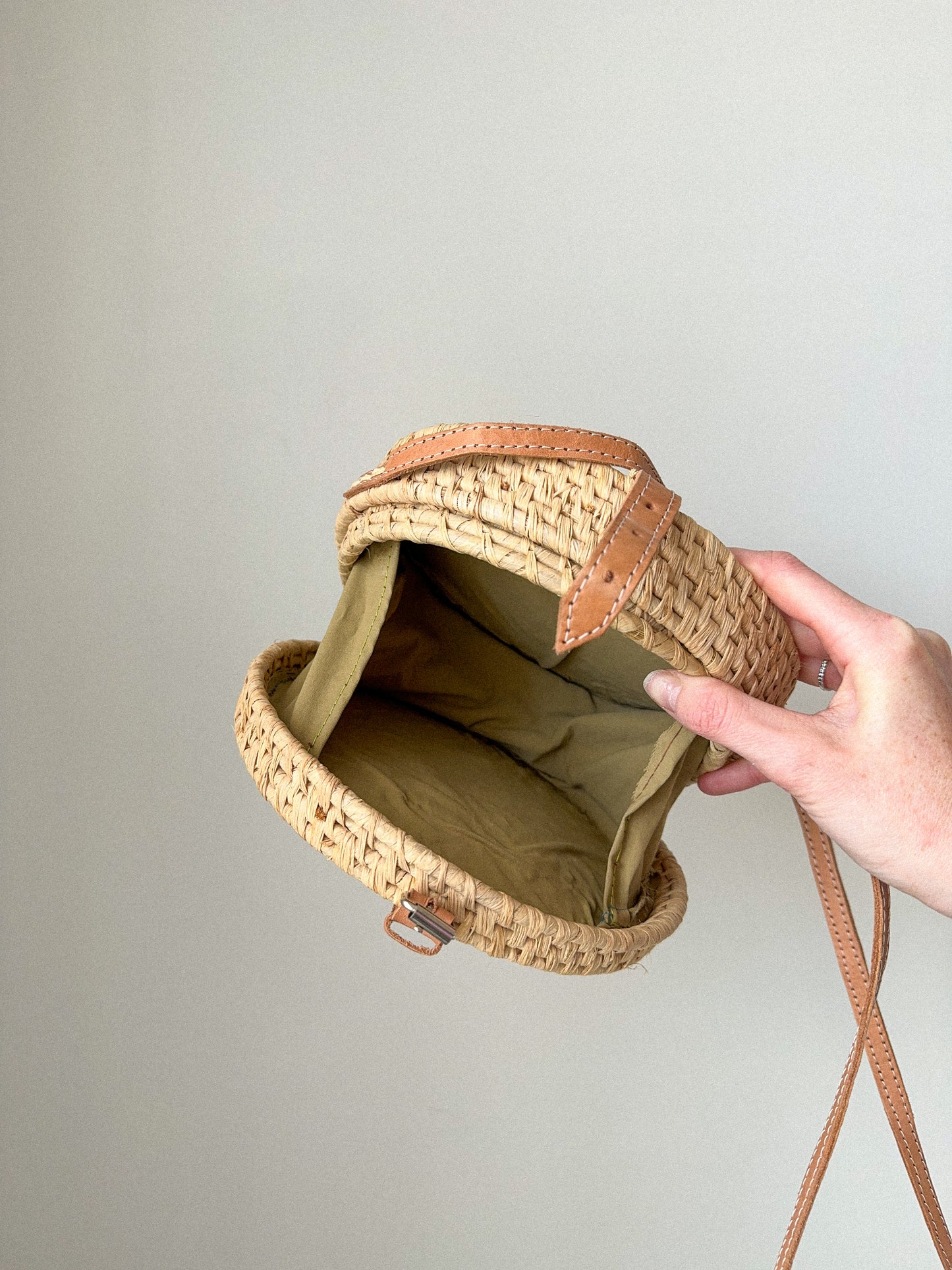 Rattan Circle Crossbody Bag