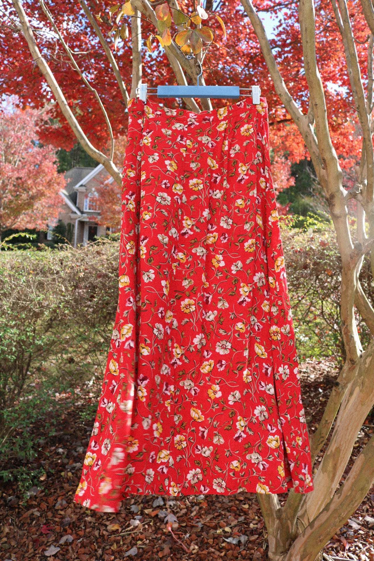 Vintage Red Floral Button Midi Skirt (29)